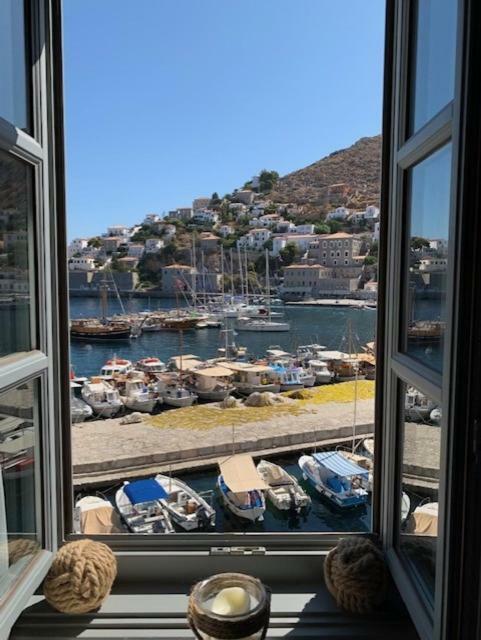 On The Port Mansion Studio 2 Hydra Exterior photo